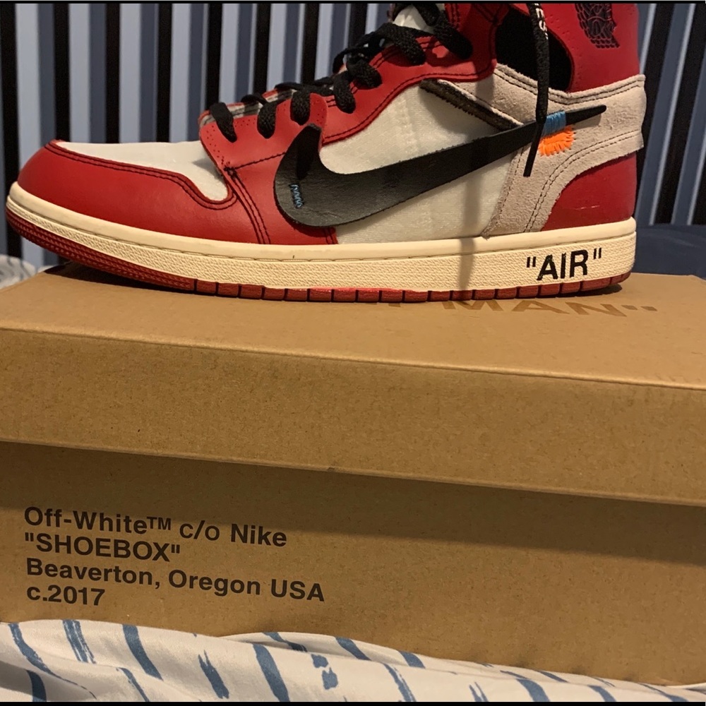 Off-White Jordan 1 “Chicago”